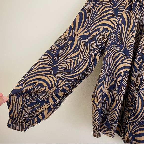Banana Republic Zebra Print‎ Linen Relaxed Button Down Shirt Size Small - Picture 4 of 7